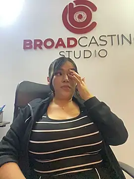 Snapshot of Lia_Simons chatting on 25, 4, 2026 Lia Simons online show from 25, 4, 2026