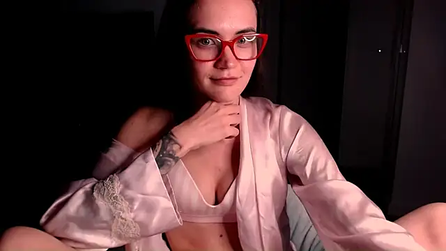 Snapshot of EvelynGG chatting on 7, 11, 2025 EvelynGG online show from 7, 11, 2025