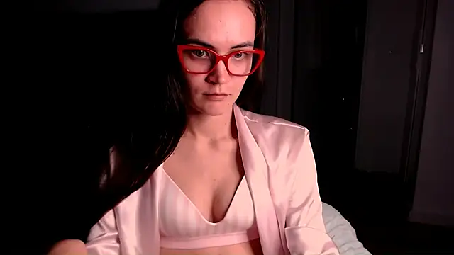 Snapshot of EvelynGG chatting on 8, 11, 2025 EvelynGG online show from 8, 11, 2025