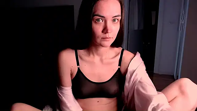 Snapshot of EvelynGG chatting on 5, 2, 2026 EvelynGG online show from 5, 2, 2026