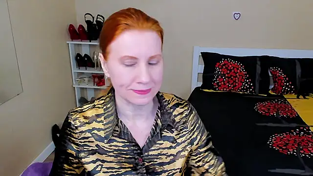 Snapshot of FoxySophia chatting on 16, 4, 2026 FoxySophia online show from 16, 4, 2026