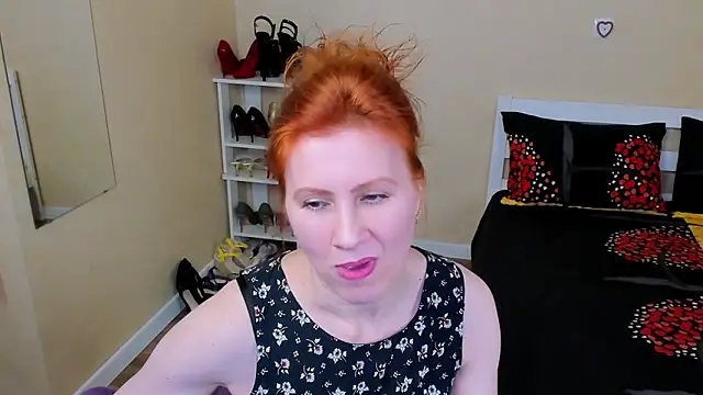 Snapshot of FoxySophia chatting on 25, 4, 2026 FoxySophia online show from 25, 4, 2026