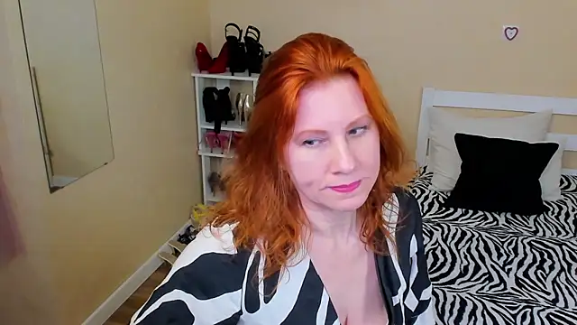 Snapshot of FoxySophia chatting on 29, 4, 2026 FoxySophia online show from 29, 4, 2026