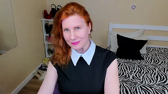 Snapshot of FoxySophia chatting on 4, 5, 2026 FoxySophia online show from 4, 5, 2026