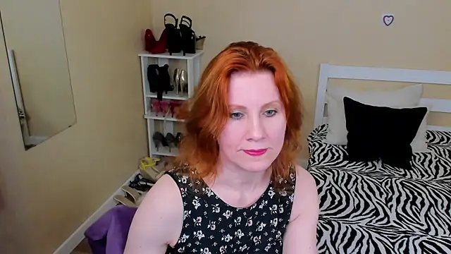Snapshot of FoxySophia chatting on 5, 5, 2026 FoxySophia online show from 5, 5, 2026