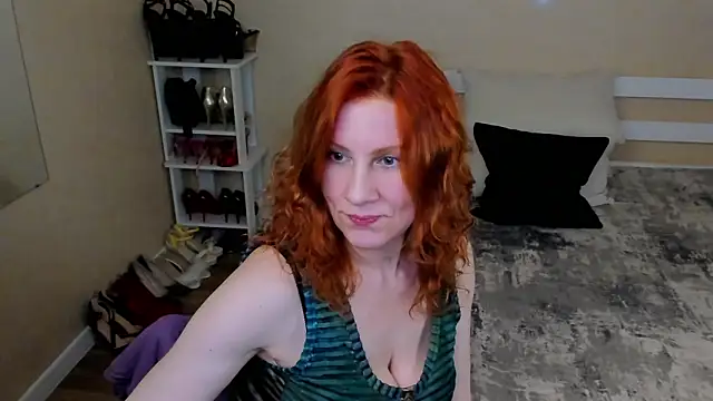 Snapshot of FoxySophia chatting on 22, 5, 2026 FoxySophia online show from 22, 5, 2026