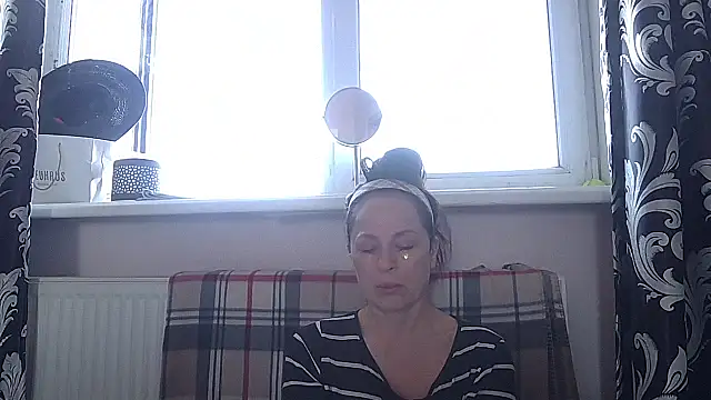 Snapshot of LindaStarS chatting on 25, 4, 2026 LindaStarS online show from 25, 4, 2026