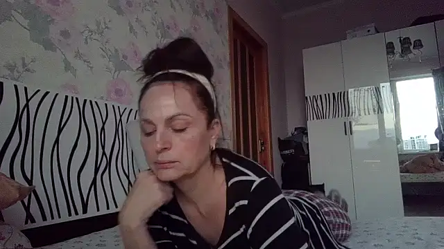 Snapshot of LindaStarS chatting on 25, 4, 2026 LindaStarS online show from 25, 4, 2026