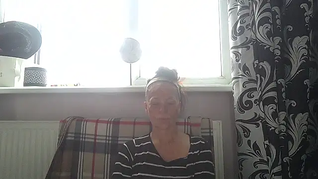 Snapshot of LindaStarS chatting on 8, 5, 2026 LindaStarS online show from 8, 5, 2026