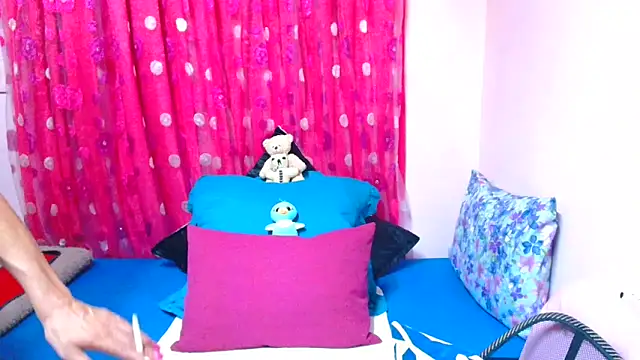 Snapshot of SLUTTYROXY chatting on 13, 2, 2026 SLUTTYROXY online show from 13, 2, 2026