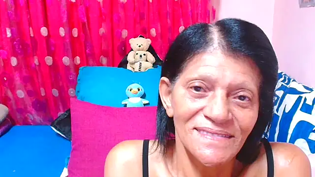 Snapshot of SLUTTYROXY chatting on 5, 4, 2026 SLUTTYROXY online show from 5, 4, 2026