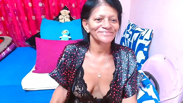 Snapshot of SLUTTYROXY chatting on 7, 4, 2026 SLUTTYROXY online show from 7, 4, 2026