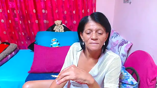 Snapshot of SLUTTYROXY chatting on 9, 4, 2026 SLUTTYROXY online show from 9, 4, 2026