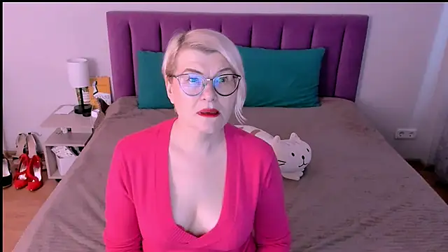 sabrinamacmarren online show from 26, 10, 2025