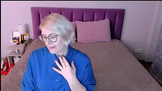 sabrinamacmarren online show from 23, 11, 2025