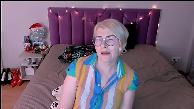 sabrinamacmarren online show from 5, 1, 2026