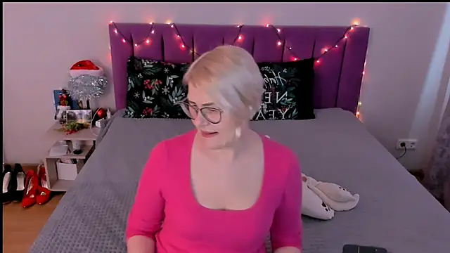 sabrinamacmarren online show from 13, 1, 2026