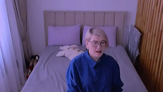 sabrinamacmarren online show from 28, 3, 2026