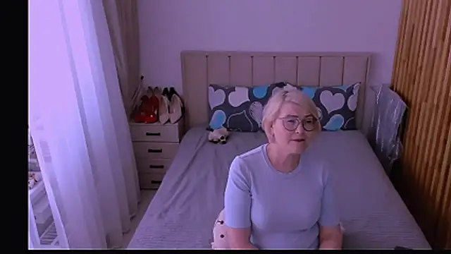 Snapshot of sabrinamacmarren chatting on 13, 5, 2026 sabrinamacmarren online show from 13, 5, 2026