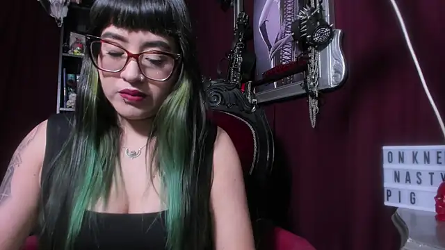 Snapshot of MeGoddesSara chatting on 3, 7, 2026 MeGoddesSara online show from 3, 7, 2026