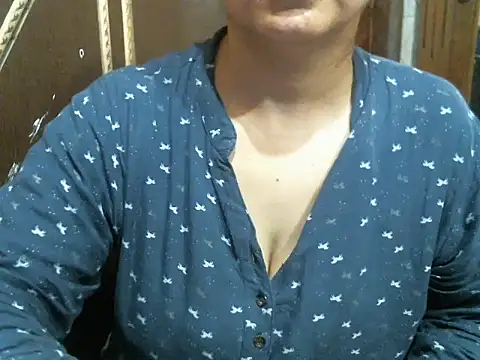 Snapshot of UrsMansi chatting on 28, 9, 2025 UrsMansi online show from 28, 9, 2025