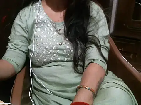 Snapshot of UrsMansi chatting on 5, 11, 2025 UrsMansi online show from 5, 11, 2025