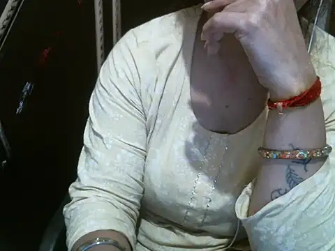 Snapshot of UrsMansi chatting on 7, 11, 2025 UrsMansi online show from 7, 11, 2025