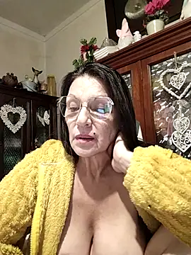 Snapshot of Melmamalhuda@xh chatting on 4, 12, 2025 Melmamalhudaxh online show from 4, 12, 2025