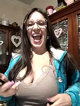 Snapshot of Melmamalhuda@xh chatting on 18, 12, 2025 Melmamalhudaxh online show from 18, 12, 2025