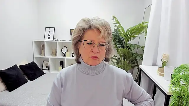 EvelynJoyful online show from 26, 11, 2025