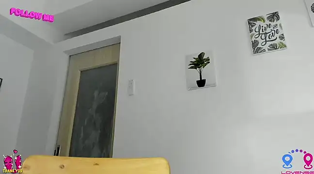 Snapshot of hottycrishina chatting on 13, 1, 2025 hottycrishina online show from 13, 1, 2025