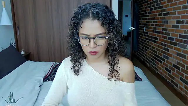 Snapshot of illaroom chatting on 2, 12, 2024 illaroom online show from 2, 12, 2024