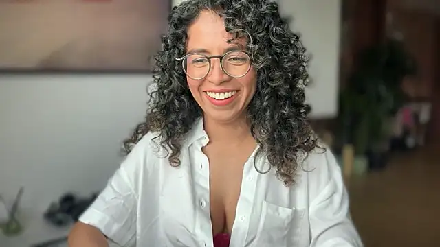 Snapshot of illaroom chatting on 28, 10, 2025 illaroom online show from 28, 10, 2025