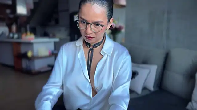 Snapshot of illaroom chatting on 6, 11, 2025 illaroom online show from 6, 11, 2025