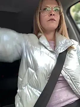 Snapshot of AnastasiaAniess chatting on 5, 1, 2025 AnastasiaAniess online show from 5, 1, 2025