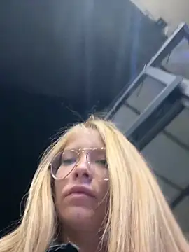 Snapshot of AnastasiaAniess chatting on 28, 9, 2025 AnastasiaAniess online show from 28, 9, 2025