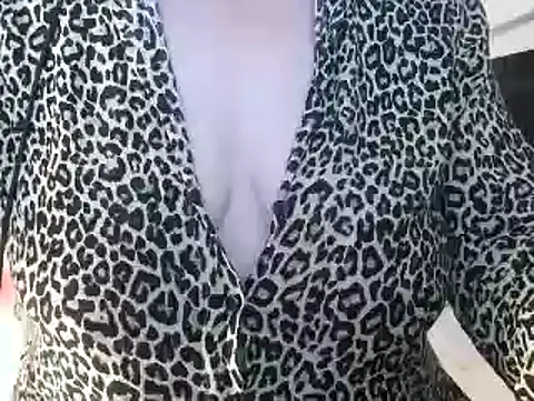 Snapshot of heidi60 chatting on 22, 3, 2025 heidi60 online show from 22, 3, 2025