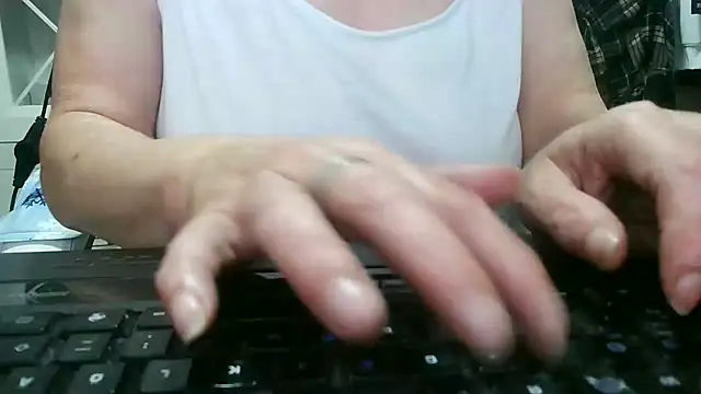 Snapshot of heidi60 chatting on 6, 11, 2025 heidi60 online show from 6, 11, 2025