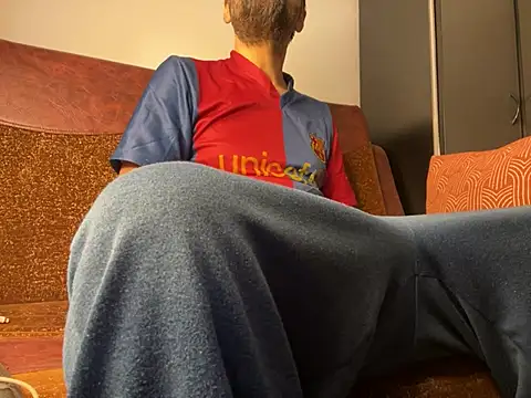 Snapshot of MarkReeds chatting on 4, 2, 2025 MarkReeds online show from 4, 2, 2025