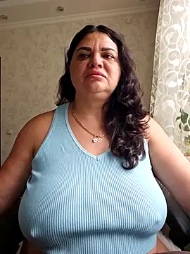 Snapshot of littleRikka chatting on 28, 10, 2025 littleRikka online show from 28, 10, 2025