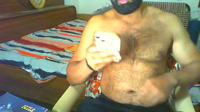 Snapshot of Vbestshow chatting on 12, 5, 2026 Vbestshow online show from 12, 5, 2026