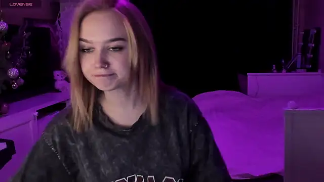 MaryDreaminess online show from 25, 1, 2025