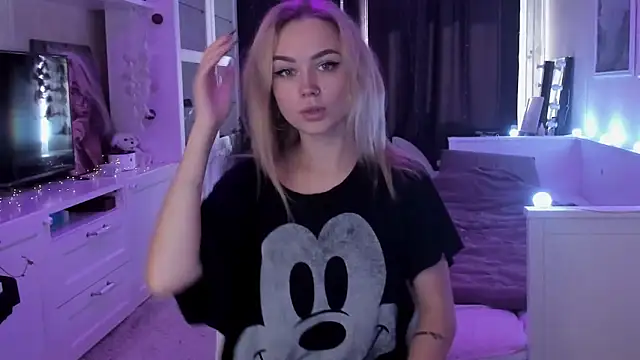 MaryDreaminess online show from 11, 9, 2025