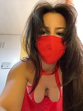 White-Petite online show from 5, 5, 2026