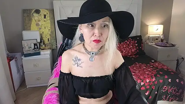 Snapshot of RoxalanaStar chatting on 30, 5, 2026 RoxalanaStar online show from 30, 5, 2026