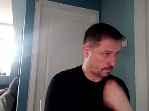 Snapshot of MisterFaithRO chatting on 19, 4, 2026 MisterFaithRO online show from 19, 4, 2026