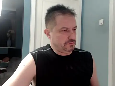 Snapshot of MisterFaithRO chatting on 23, 4, 2026 MisterFaithRO online show from 23, 4, 2026