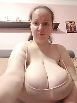 Snapshot of BustyLadyAlma chatting on 7, 7, 2026 BustyLadyAlma online show from 7, 7, 2026