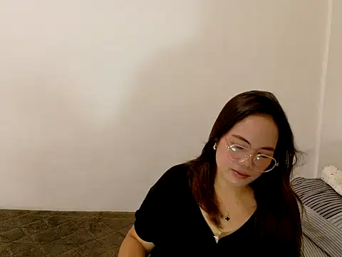 BURBERRY69 online show from 8, 4, 2026