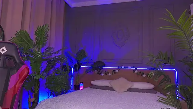 Devilinee online show from 25, 2, 2025